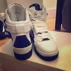 Size 8 men excellent condition